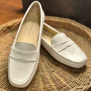 Michaels White Leather Summer Ready Slip On Driving Women's Loafers Flats